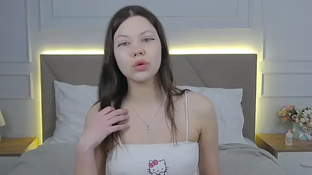 Sophie Rays online show from 04.05.26