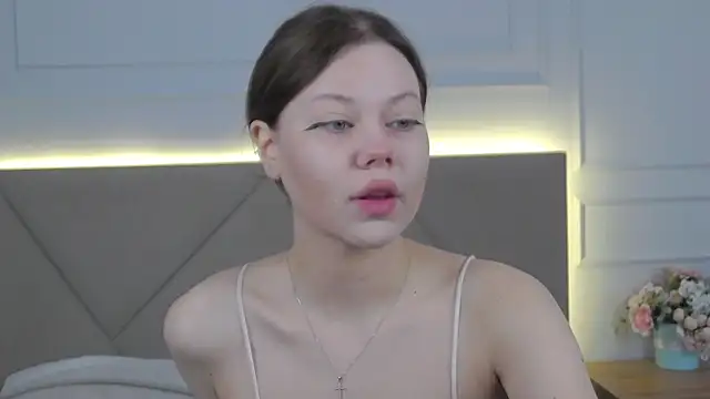 Sophie Rays online show from 04.16.26