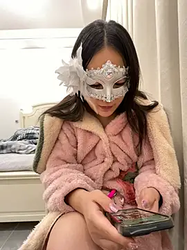 onlyMe 1818 online show from 04.01.26