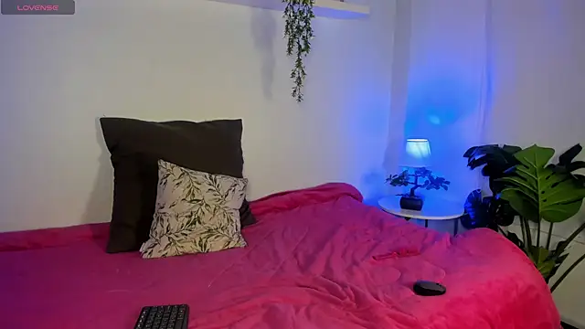 cuttie blondie online show from 05.05.26