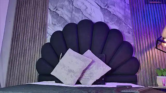  charlotte quee  online show from 03.25.26