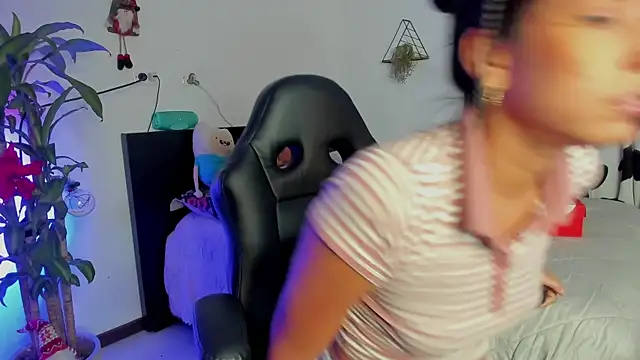 Snapshot of kristy_bennet chatting on 12.22.24 kristy bennet online show from 12.22.24