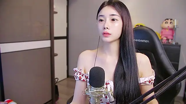 Snapshot of XiaoYuBao- chatting on 06.11.26 XiaoYuBao- online show from 06.11.26