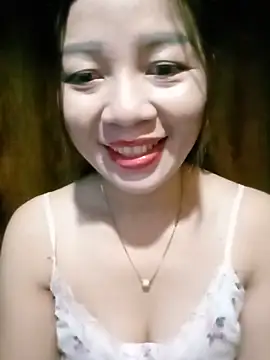Snapshot of Yiyi102300 chatting on 06.12.26 Yiyi102300 online show from 06.12.26