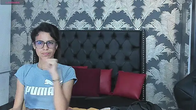 Emily Lopera online show from 06.28.26