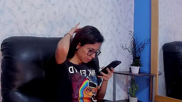 Emily Lopera online show from 07.03.26