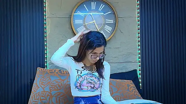 Emily Lopera online show from 07.10.26