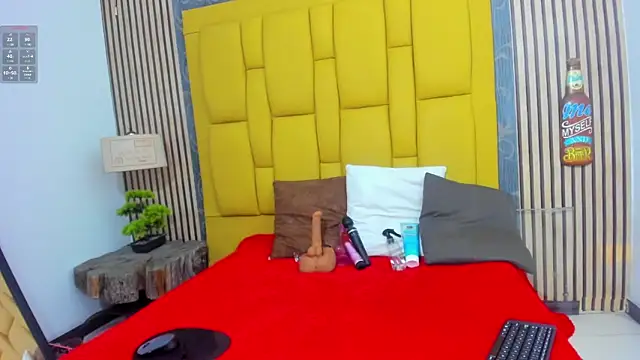  karlaruso online show from 03.31.26