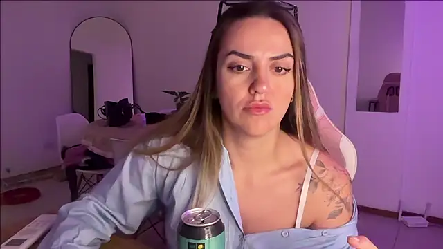 Snapshot of isyourgirlolivia chatting on 03.17.26 isyourgirlolivia online show from 03.17.26