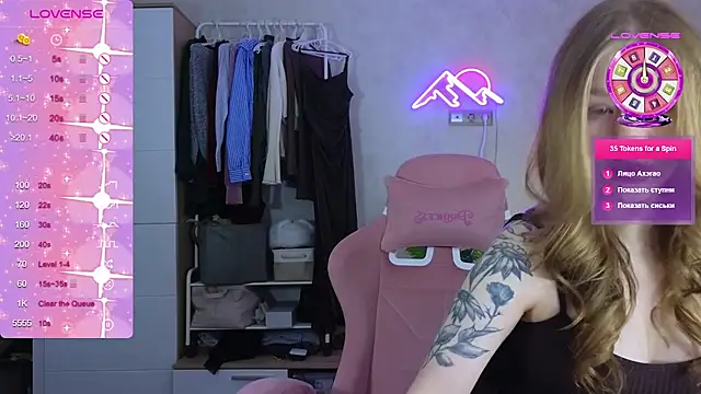 Snapshot of GoldenSunBunny chatting on 03.16.26 GoldenSunBunny online show from 03.16.26