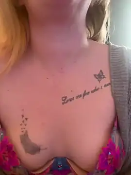 Snapshot of milfshaker66 chatting on 03.20.26 milfshaker66 online show from 03.20.26