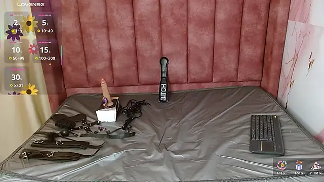 hilaryythompson online show from 04.28.26