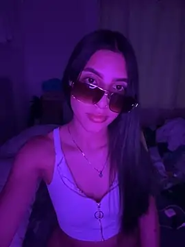 Snapshot of miaculuci chatting on 03.14.26 miaculuci online show from 03.14.26