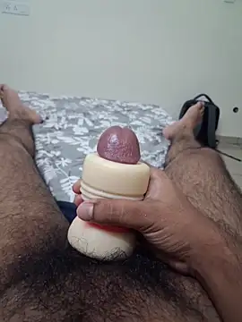 Snapshot of Sanjaypussyfuk chatting on 04.22.26 Sanjaypussyfuk online show from 04.22.26