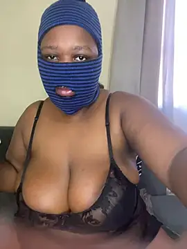 Snapshot of NaughtyGirl0000 chatting on 04.28.26 NaughtyGirl0000 online show from 04.28.26