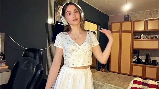 Veluxe online show from 03.17.26