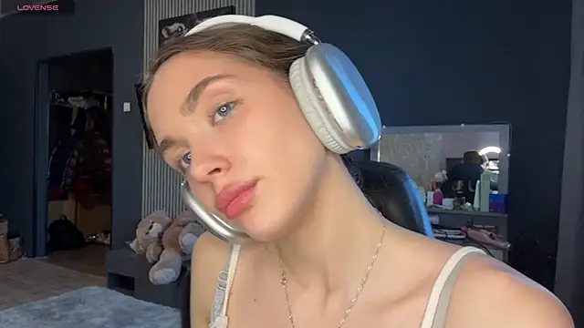 Veluxe online show from 04.01.26