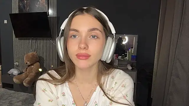 Veluxe online show from 04.06.26