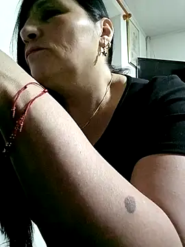 Ladygreeneyes online show from 04.26.26