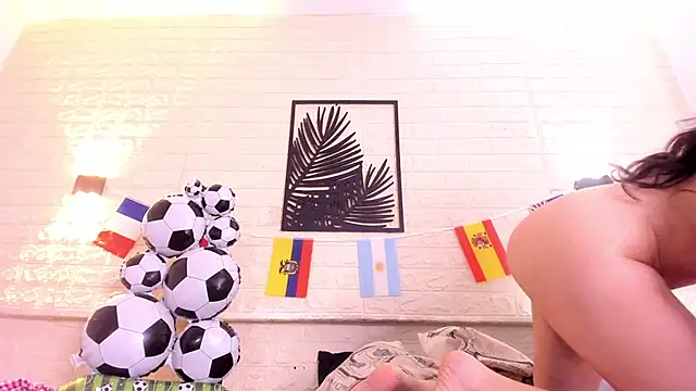 Snapshot of Valeria_noir chatting on 06.22.26 Valeria noir online show from 06.22.26