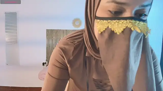 Aminaa Kaarim online show from 05.08.26