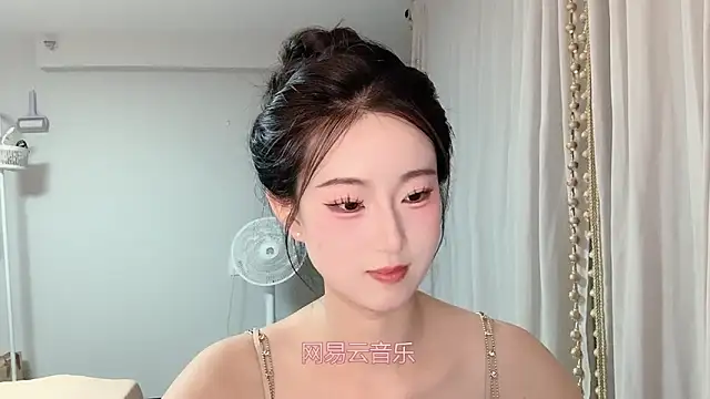 1X-yiyi online show from 05.11.26