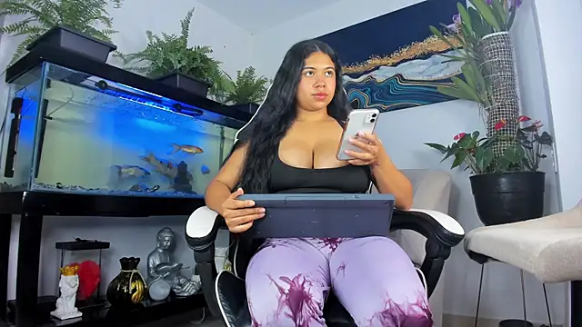 Snapshot of lia_lovelly01 chatting on 06.13.26 lia lovelly01 online show from 06.13.26