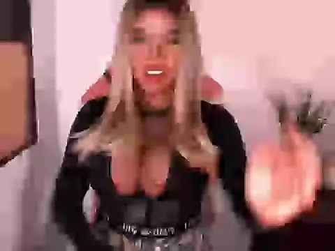 Zandralopez online show from 07.04.26