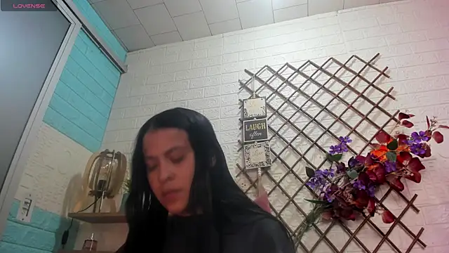 LITTLE-NESSA online show from 04.27.26