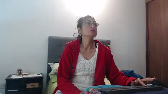 Snapshot of Taniafirelux chatting on 03.23.26 Taniafirelux online show from 03.23.26
