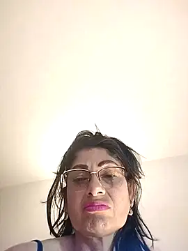 Snapshot of Taniafirelux chatting on 03.27.26 Taniafirelux online show from 03.27.26