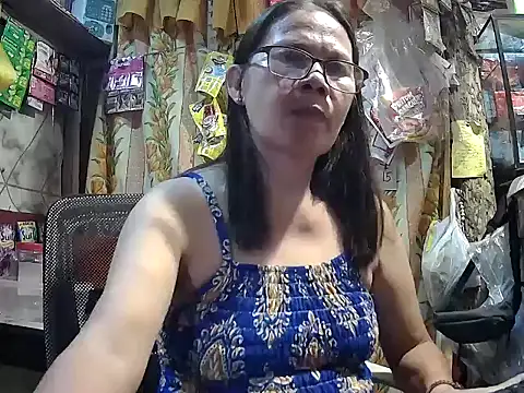 Snapshot of mommylicious_23 chatting on 07.22.26 mommylicious 23 online show from 07.22.26