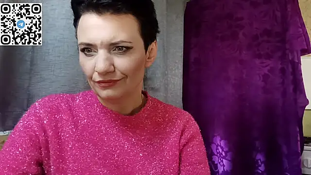 HotMamaQueen234 online show from 04.15.26
