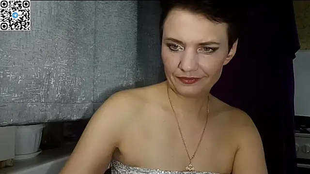 Snapshot of HotMamaQueen234 chatting on 05.19.26 HotMamaQueen234 online show from 05.19.26
