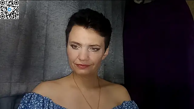 Snapshot of HotMamaQueen234 chatting on 05.21.26 HotMamaQueen234 online show from 05.21.26