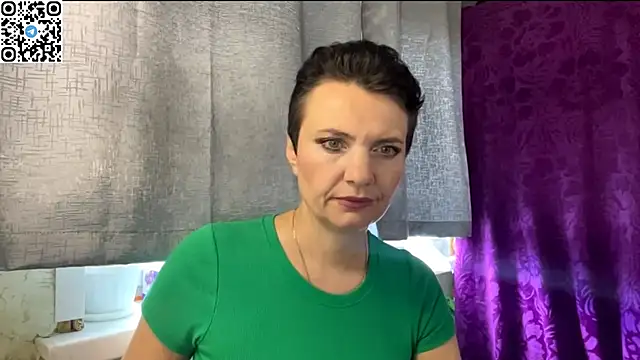 Snapshot of HotMamaQueen234 chatting on 05.31.26 HotMamaQueen234 online show from 05.31.26