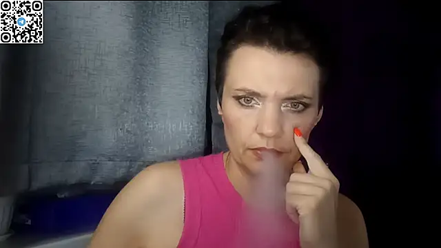 Snapshot of HotMamaQueen234 chatting on 05.31.26 HotMamaQueen234 online show from 05.31.26