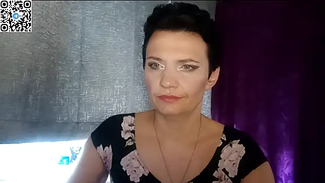 Snapshot of HotMamaQueen234 chatting on 06.11.26 HotMamaQueen234 online show from 06.11.26