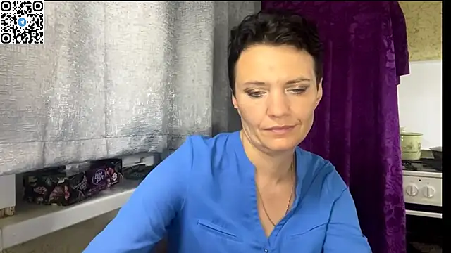 Snapshot of HotMamaQueen234 chatting on 06.28.26 HotMamaQueen234 online show from 06.28.26
