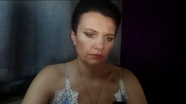 Snapshot of HotMamaQueen234 chatting on 07.28.26 HotMamaQueen234 online show from 07.28.26