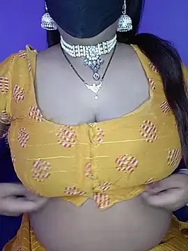 Snapshot of Miss_roohi chatting on 06.18.26 Miss roohi online show from 06.18.26