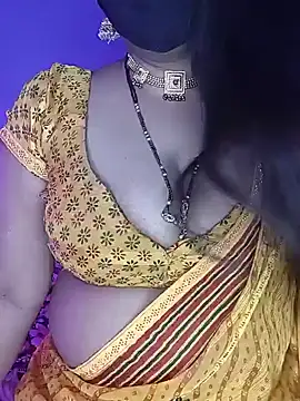 Snapshot of Miss_roohi chatting on 06.25.26 Miss roohi online show from 06.25.26