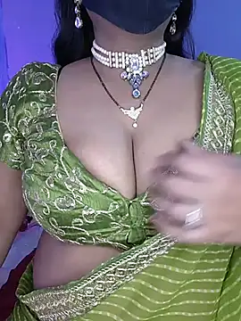 Snapshot of Miss_roohi chatting on 07.25.26 Miss roohi online show from 07.25.26