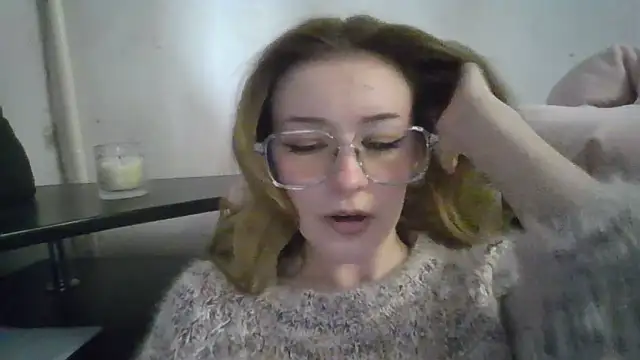 Snapshot of PetaWane chatting on 04.04.26 PetaWane online show from 04.04.26