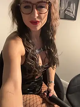 skarletthorne online show from 04.04.26