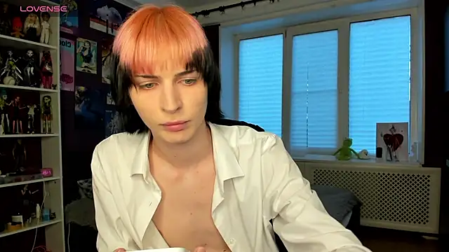 Snapshot of sweet_peach___ chatting on 05.17.26 sweet peach online show from 05.17.26