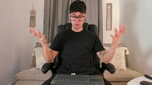 etham wolf1 online show from 03.25.26