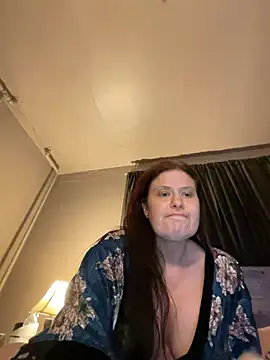 Snapshot of JulieetteLatte chatting on 05.15.26 JulieetteLatte online show from 05.15.26