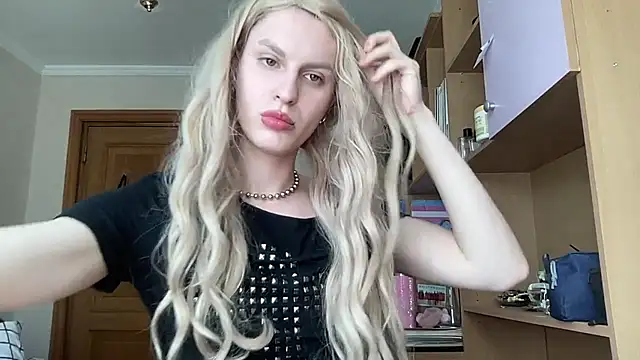 Snapshot of ranya-may chatting on 04.17.26 ranya-may online show from 04.17.26