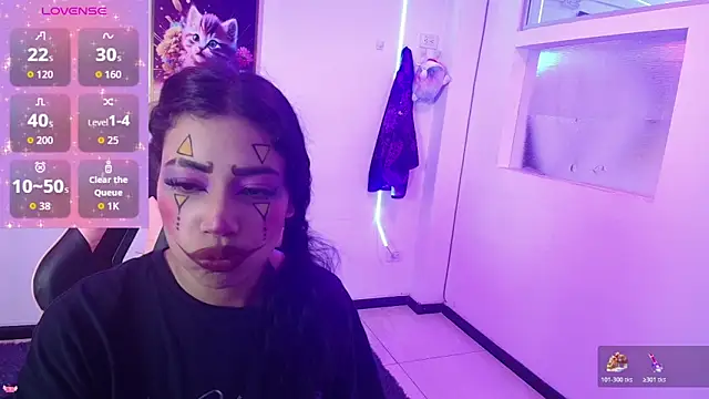 AryahMoonn online show from 04.28.26